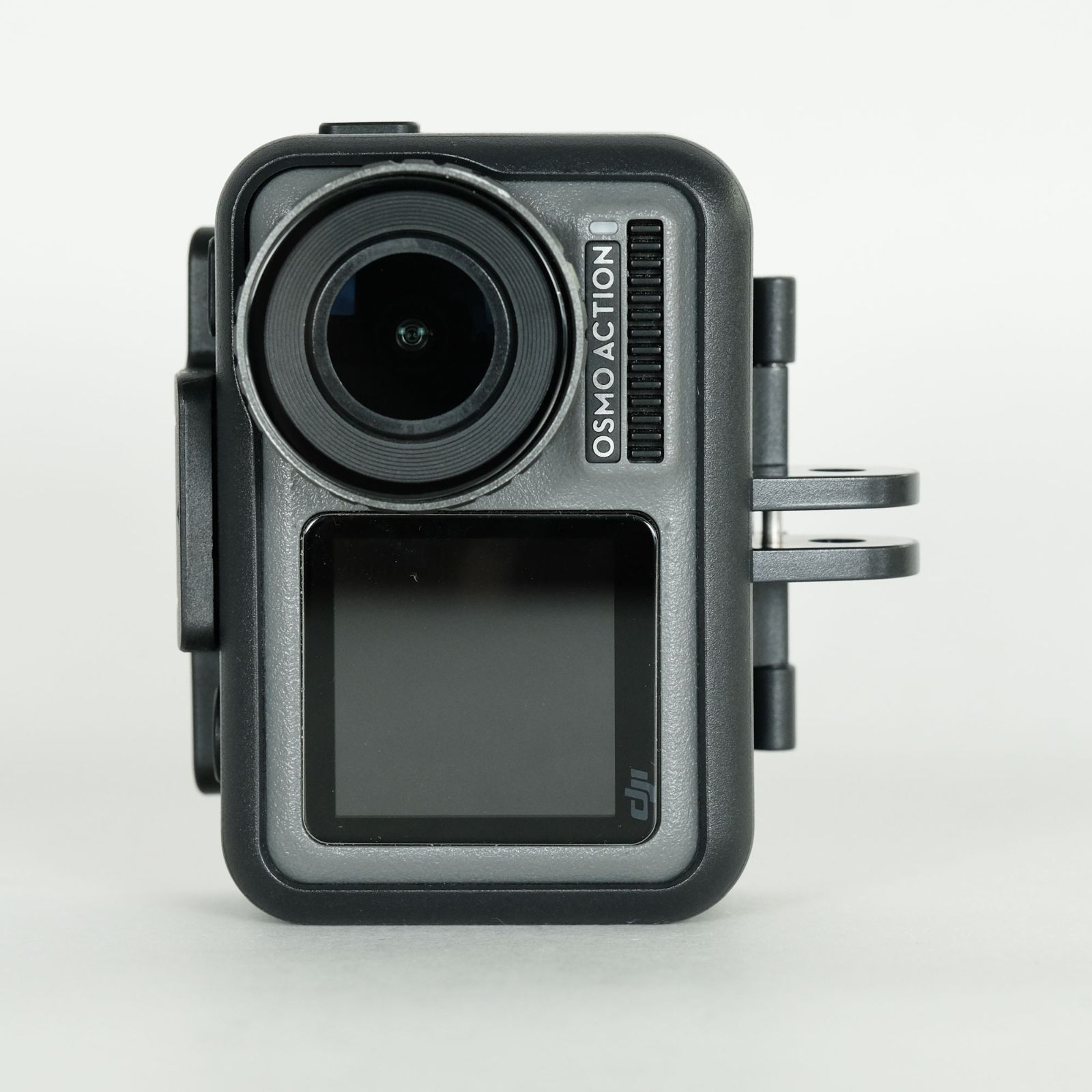 【GonZさん専用】DJI OSMO ACTION おまけ付 良品｜バッテリー3個・チャージャー・おまけ付] DJI OSMO ACTION