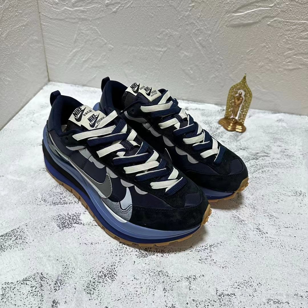 新品未使用 Sacai x Nike VaporWaffle 3.0 White Grey Blue - メルカリ