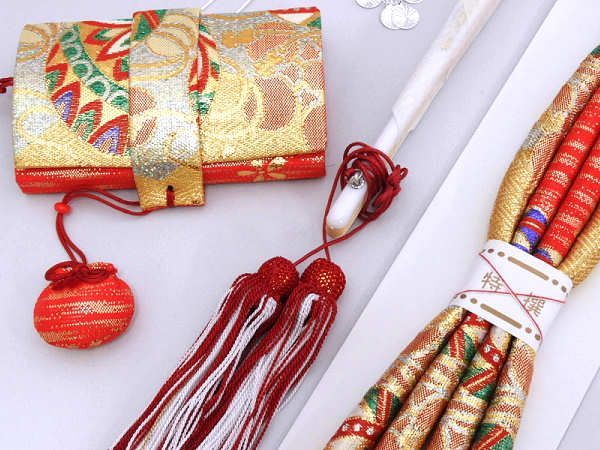 着物美人 送料込み 七五三 女の子 箱セコ3点セット 七五三箱セコ 女の子箱セコ 女の子帯締め 箱迫 丸ぐけ 帯締め 末廣 びら簪 女児 子供 キッズ 2 3歳 5 6 7歳 女の子着物用 七五三着物用 金 赤 m525313