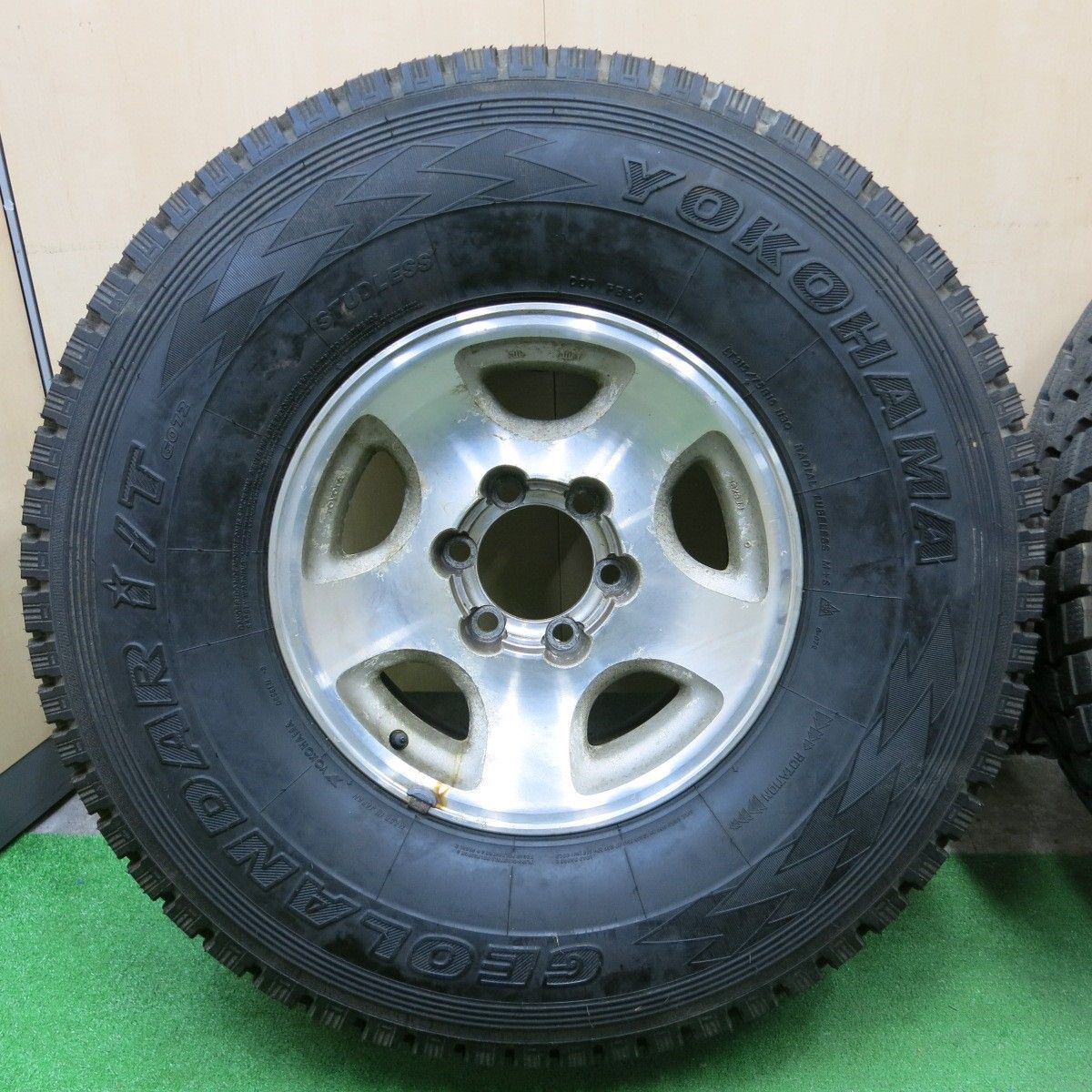 *送料無料* バリ溝！9.5分★トヨタ ランクル 80 純正 315/75R16 スタッドレス ヨコハマ ジオランダー i/T G072 16インチ PCD139.7/6H★4062501ナス