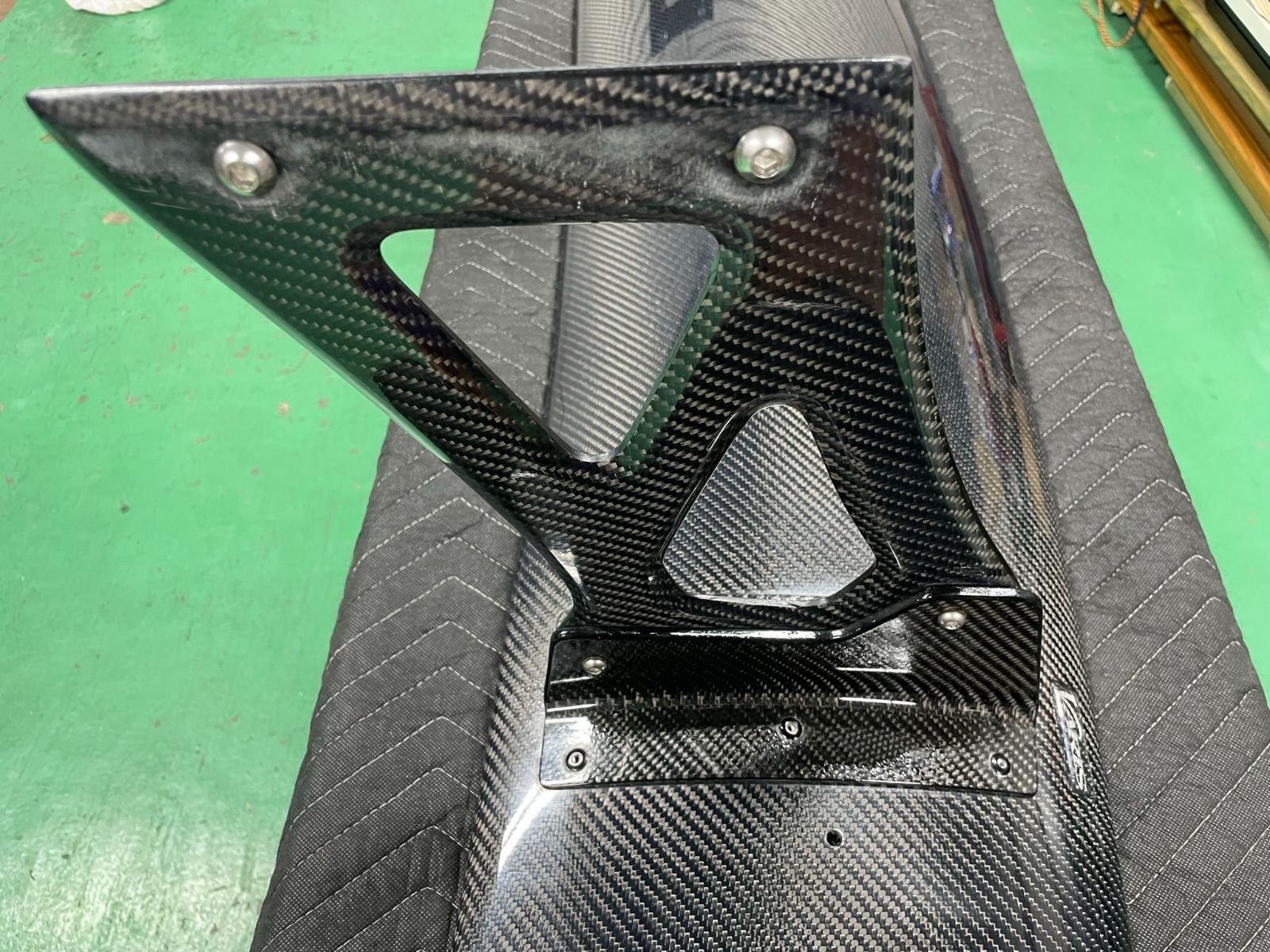 エボ10 CZ4A用のVARIS製GTウイング - メルカリ