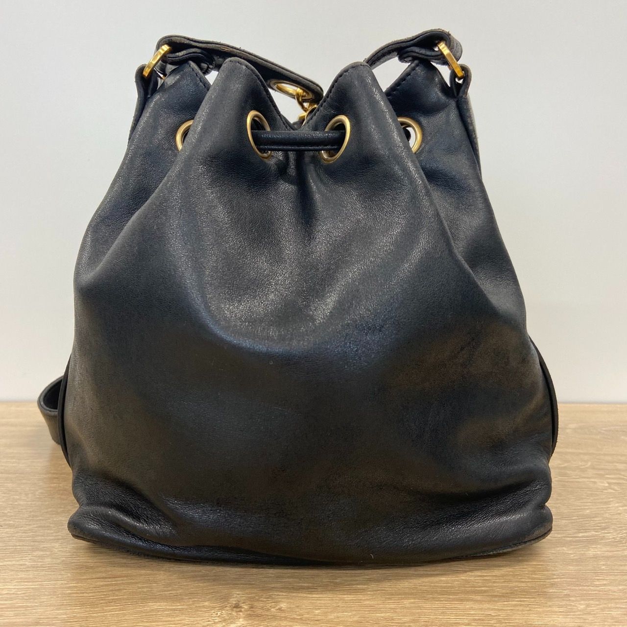 返品OK】CHANEL シャネル ココマーク ラムスキン 巾着型