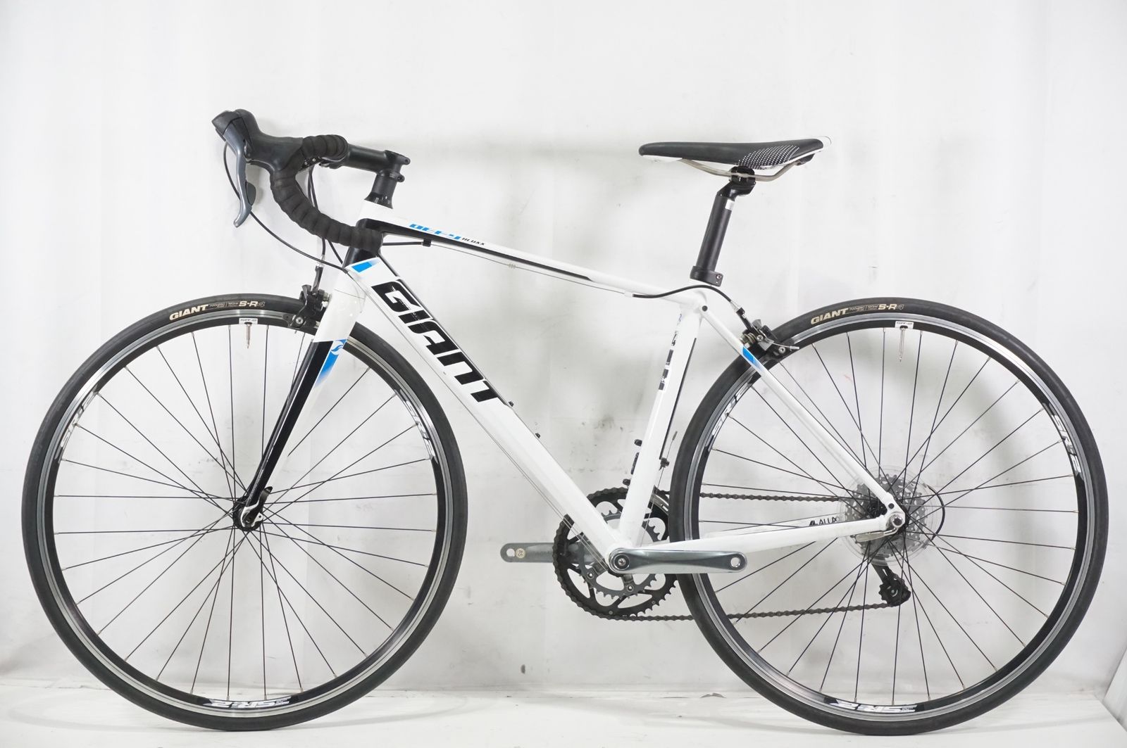 GIANT 「ジャイアント」 DEFY4 2015年モデル ロードバイク