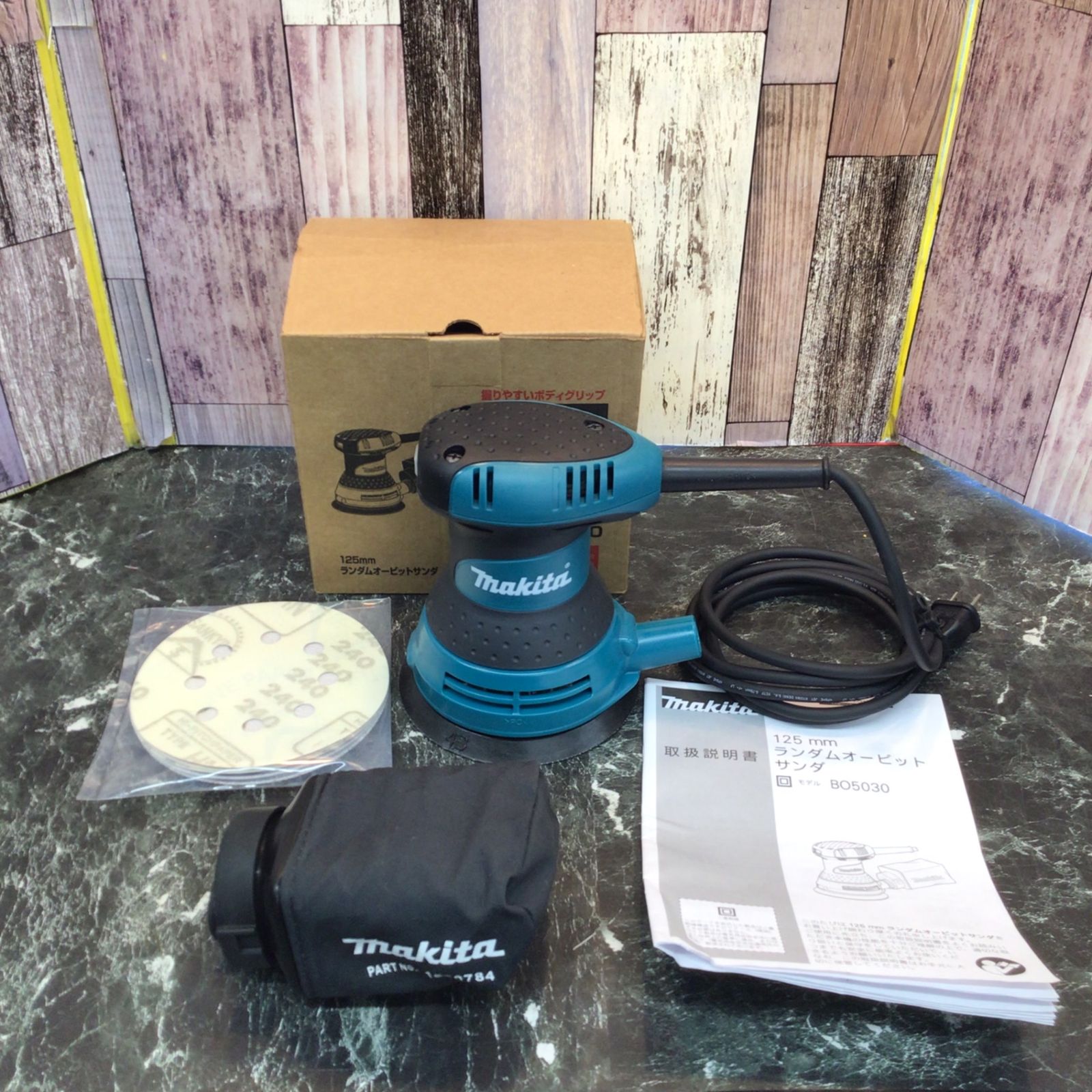 B'z セブンイレブン 今治タオル 非売品 稲葉浩志 松本孝弘 コラボ 新品 B'z セブンイレブン 今治タオル 非売品 稲葉浩志 松本孝弘 コラボ 新品