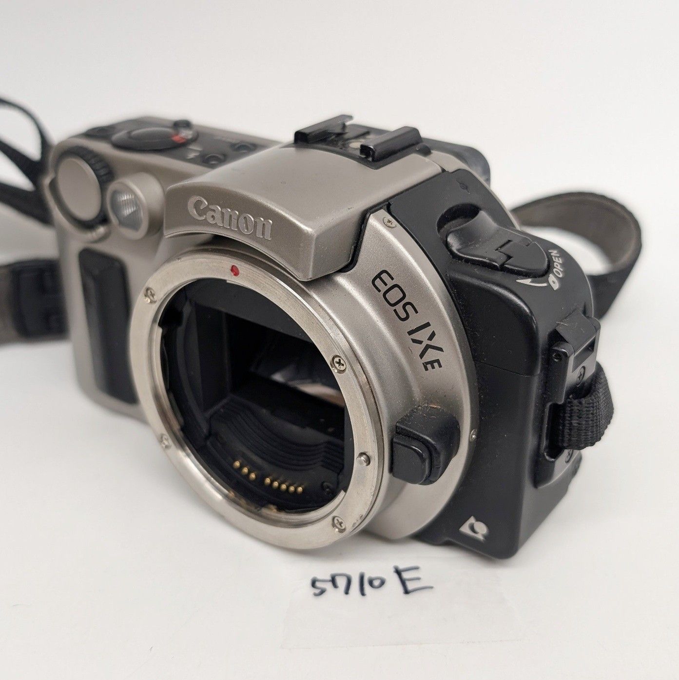 Canon キヤノン EOS IXE 一眼レフフィルムカメラ 動作未確認