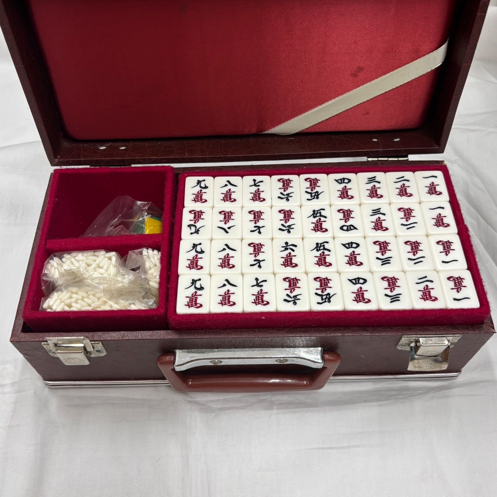 【メルカリ便】麻雀牌セット ケース付き ダイヤ牌入り 【未使用品】 ☆SALE☆ 未使用品 麻雀牌 キング ダイヤ 麻雀 牌 ダイヤ牌 麻雀