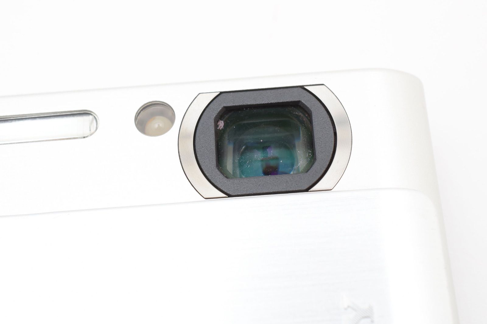 コンパクトデジタルカメラ