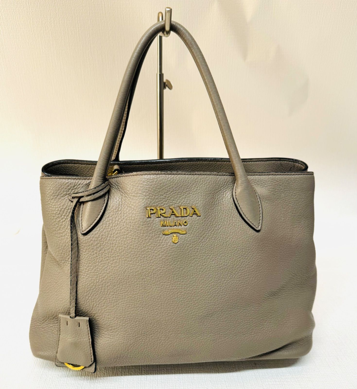 PRADA プラダ 【ロゴ 2WAY レザー ハンドバッグ 1BA579 グレー系×ゴールド金具】 ハンドバッグ - メルカリ