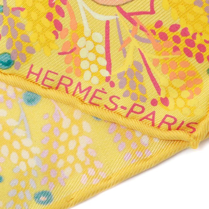 HERMES イエロープリントシルクスカーフ