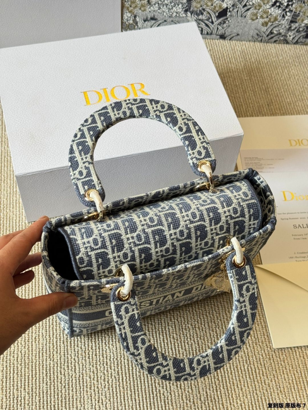 今日特価】Dior Lady D-Lite 刺繍バッグ スターズ同款 24cm 斜め