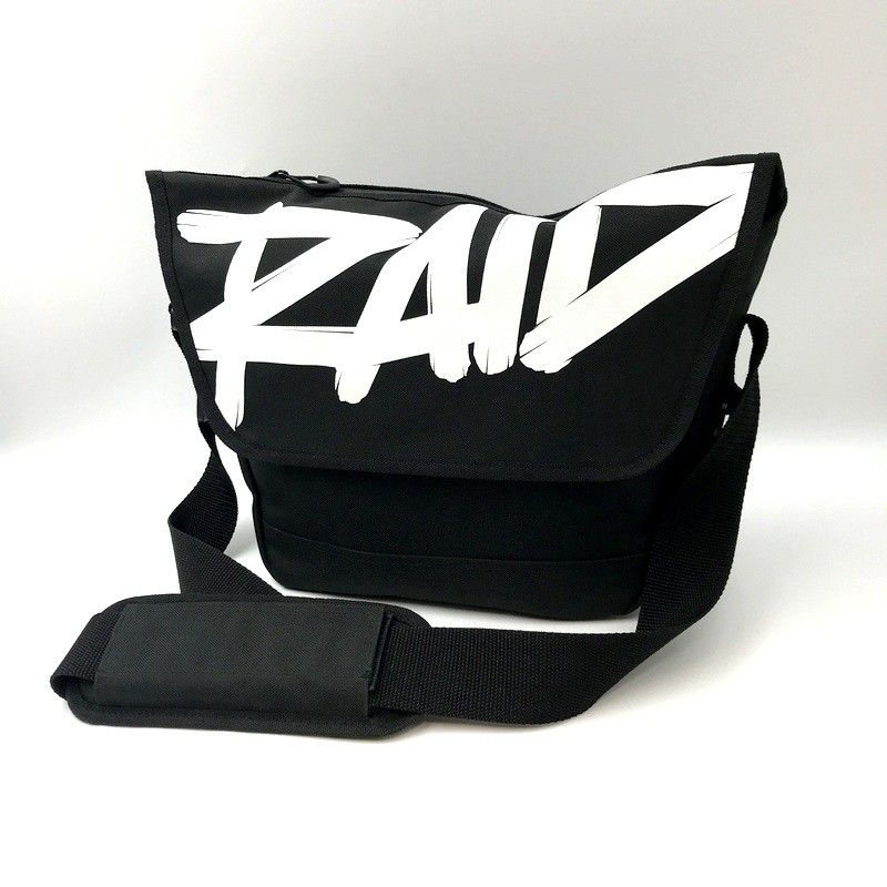 レイドジャパン メッセンジャーバック 黒 ビッグロゴ ショルダーバッグ