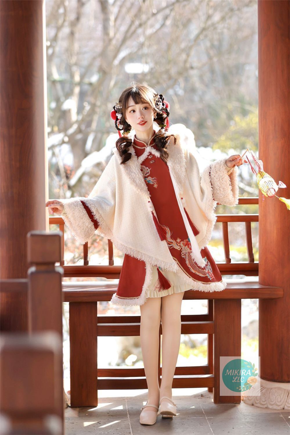 Cosplay 頌龍春 新年デザイン 漢服セット 連衣裙＋披肩 秋冬対応 優雅な中国風デザイン 撮影会 舞台演出 推し活 イベント用 レディース 高品質 プレゼントにも最適
