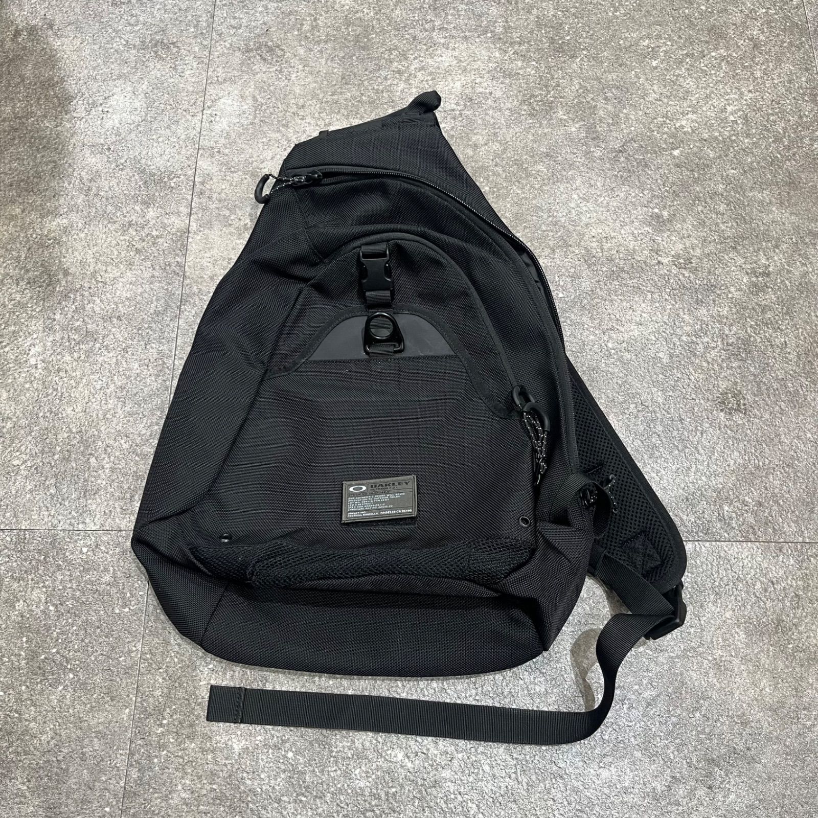 Oakley オークリー メール メタル ショルダーバッグ OAKLEY FGL SHOULDER BAG 8.0 FW ショルダーバッグ オークリー