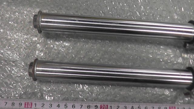 フロントフォーク