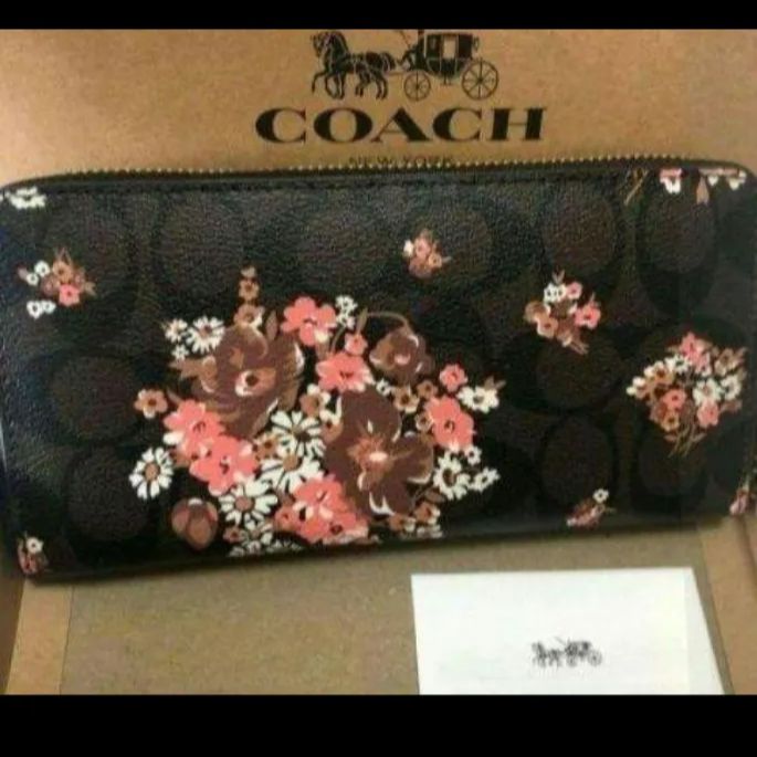 ✳️ Sale 匿名配送 新品 ✳️ COACH コーチ 財布 フローラル プリント