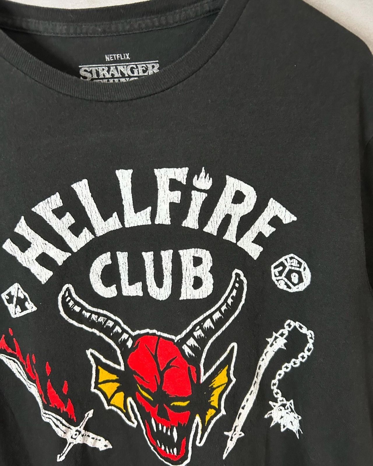 ストレンジャーシングス Tシャツ 黒 hellfire club netflix Amazon.com: Stranger Things Unisex T-Shirt | Adults Hellfire
