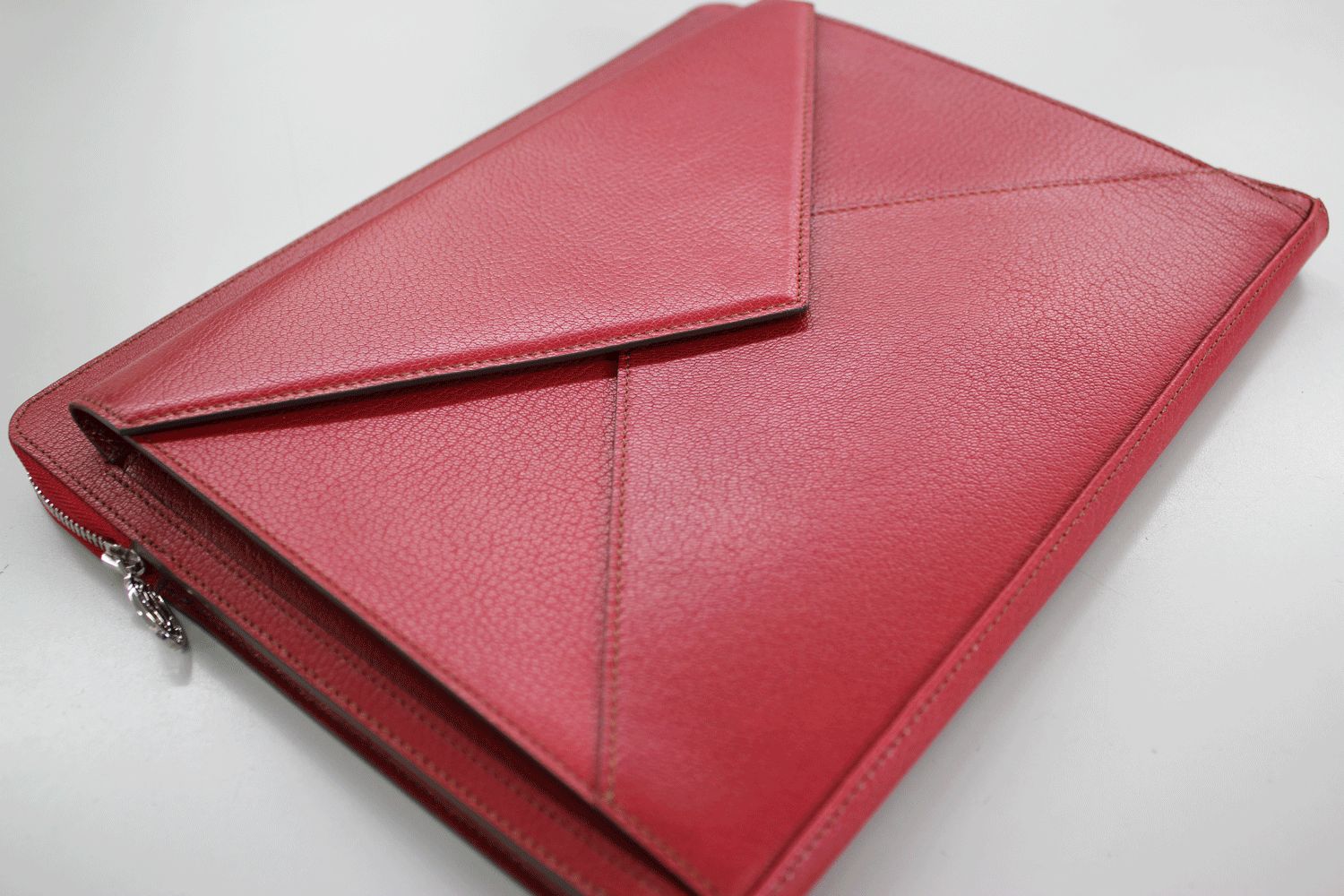 【新品】カルティエ　タブレットケース　レッド　箱付き Cartier カルティエ タブレットケース レ マスト レッド