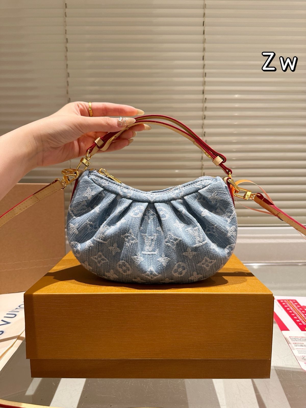 最終値下げ　【希少品】Louis Vuitton デニム バッグ 保存袋付き 210.jpg