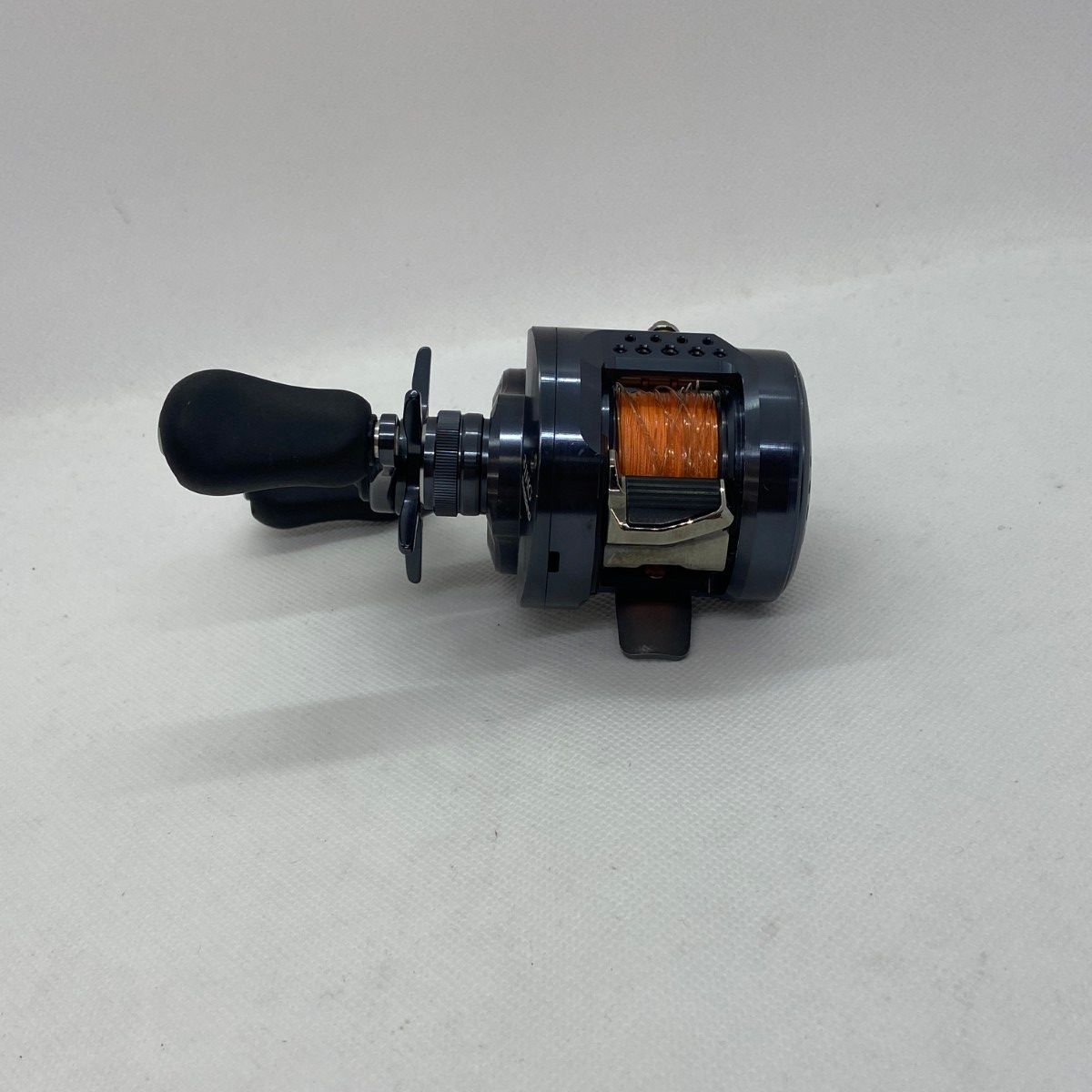 SHIMANO - ΨΨSHIMANO シマノ ベイトリール　24カルカッタコンクエスト シャローエディション 31HG キズ有 箱付 046741 シマノ 24 カルカッタコンクエスト シャローエディション 30HG