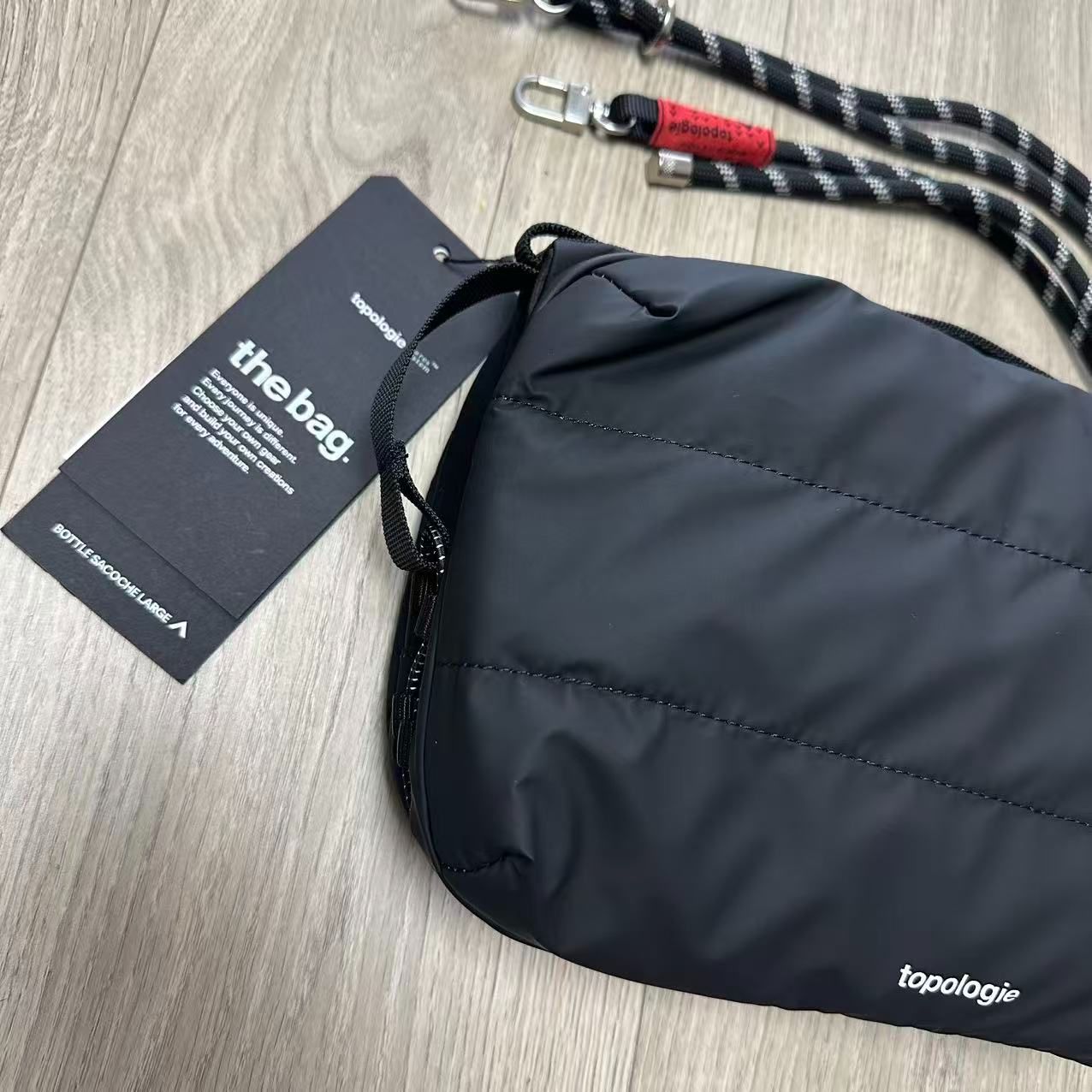 Topologie Bottle Sacoche ボトルサコッシュ スリング付き Topologie/トポロジー Bottle Sacoche ボトルサコッシュ【バッグ単体