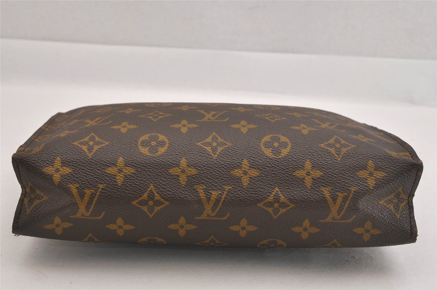 LOUIS VUITTON ルイヴィトン モノグラム ポッシュ トワレ ポーチ LOUIS VUITTON ルイヴィトン モノグラム ポッシュトワレ 26 化粧