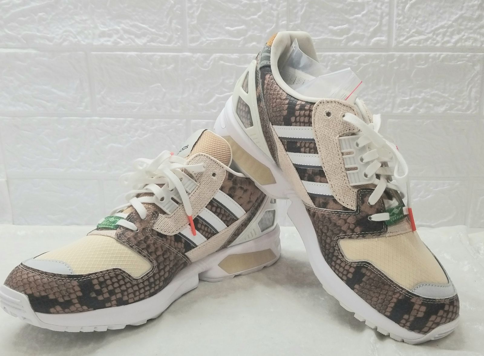希少】タグ付き adidas アディダス torsion パイソン柄