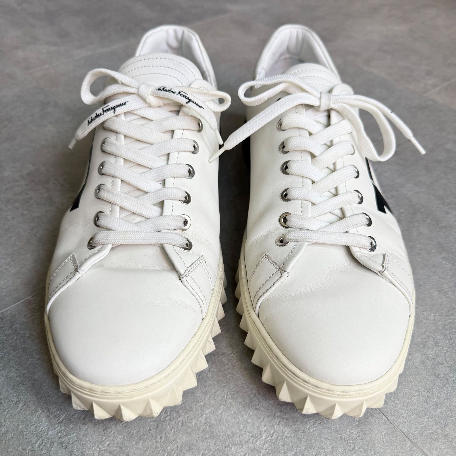 Salvatore Ferragamo レザースニーカー　白 SalvatoreFerragamo サルヴァトーレフェラガモ ガンチーニ