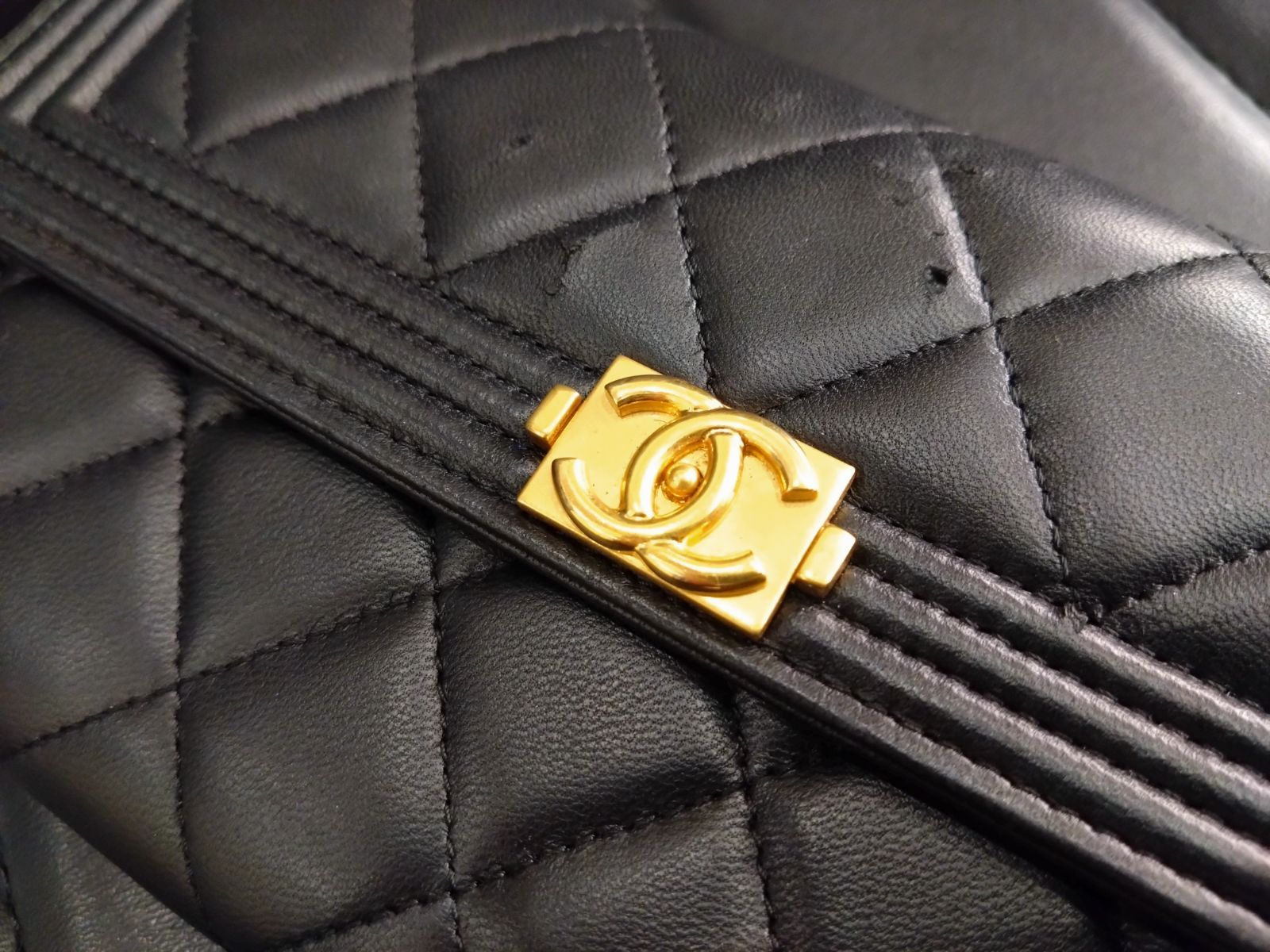 ☆Y72 CHANEL シャネル ボーイシャネル ラムスキン マトラッセ