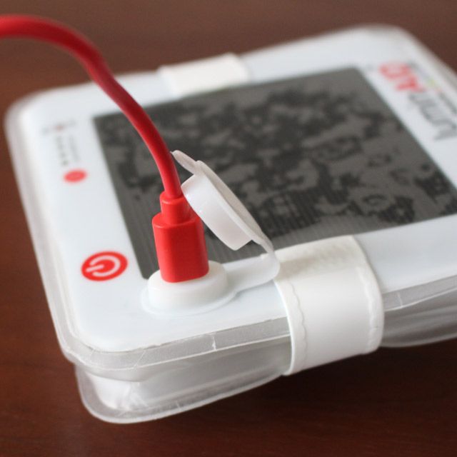 ルミンエイド パックライト ノヴァ(ノバ) luminAID Nova 軽さ180g 最高輝度75ルーメン   4段階調光+SOS機能 LEDソーラーランタンで最長24時間点灯 USB給電も可能 防水IP67 ソーラーライト【AR】