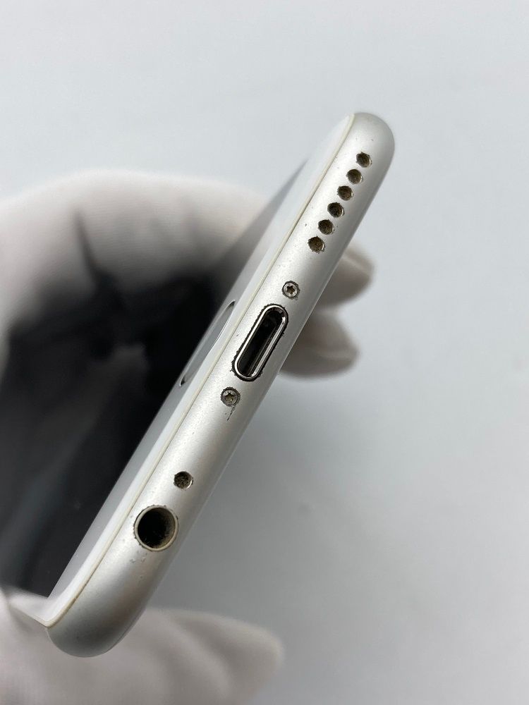docomo i phone 6s 32GB シルバー 中古4