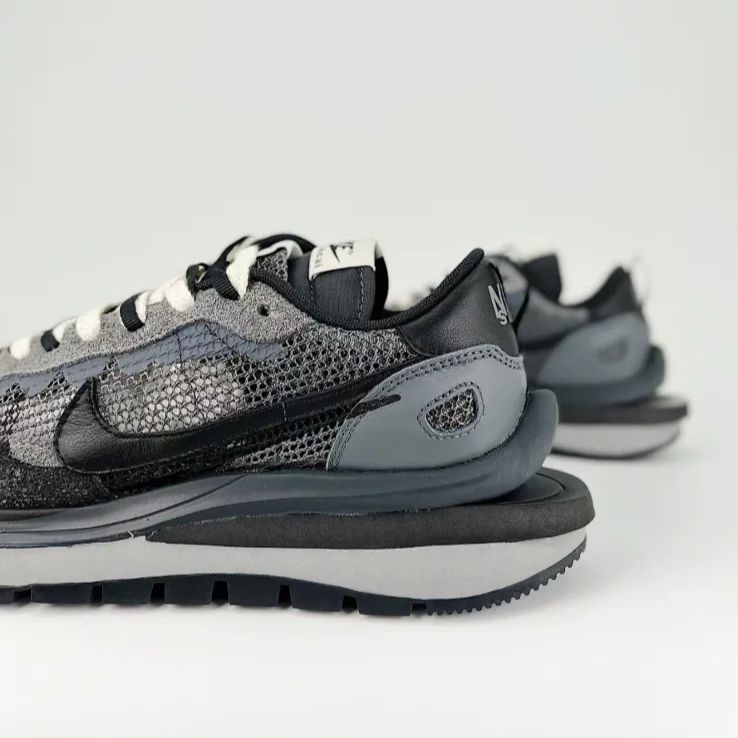 人気 Sacai × Nike VaporWaffle Sesame メンズ スニーカー 箱付 - メルカリ