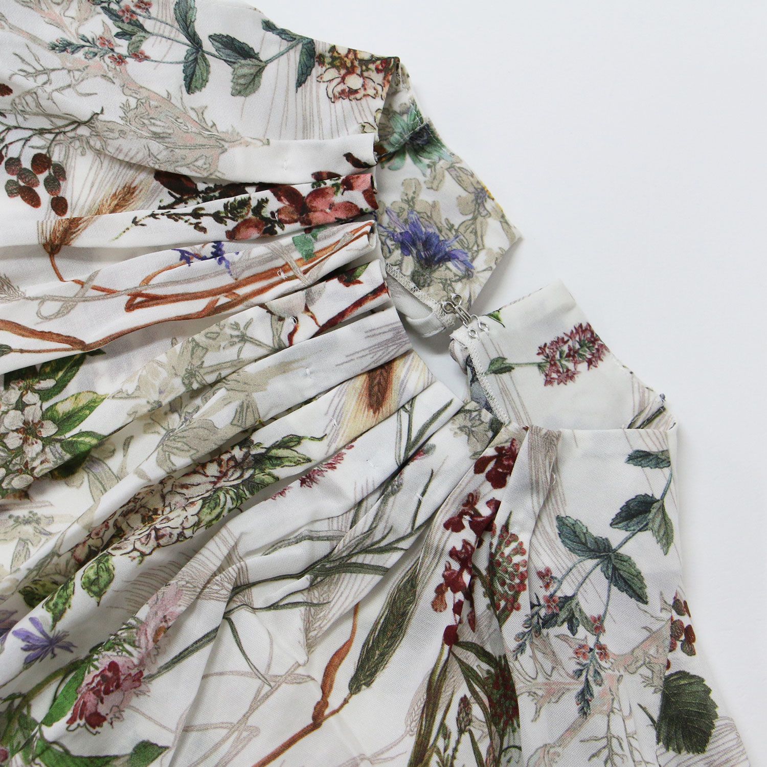 【美品】Off-White フラワーパターン 柄シャツ 美品】Off-White フラワーパターン 柄シャツ シャツ フラワープリント