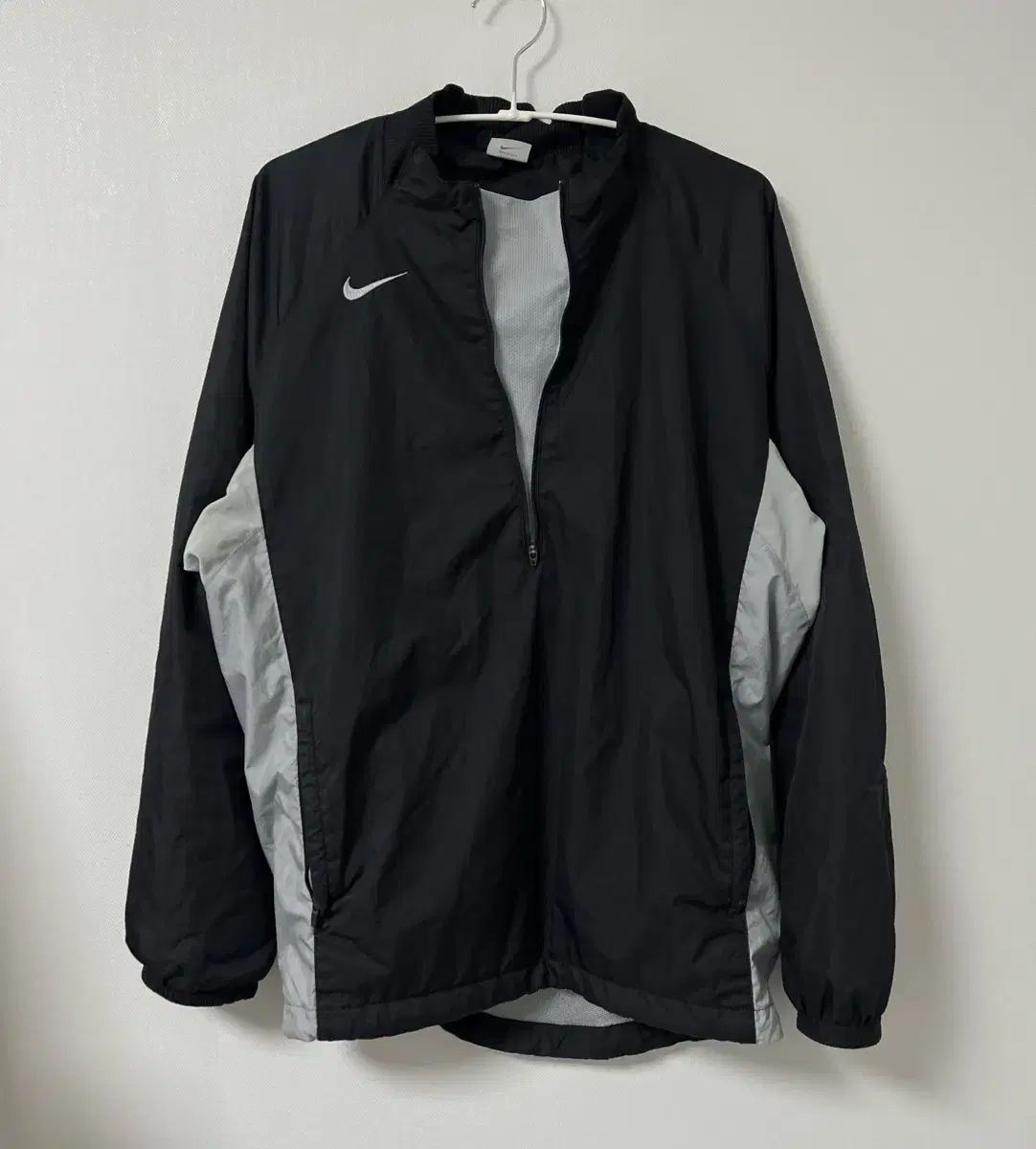 Nikeハーフジップウインドブレーカー ウインドブレーカー ナイキ ハーフジップ」の人気商品一覧