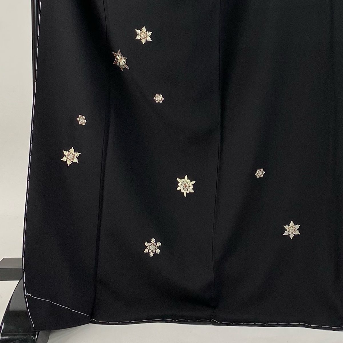 付下げ 身丈172cm 裄丈68cm L 袷 雪の結晶 刺繍 銀糸 黒 正絹 一つ紋