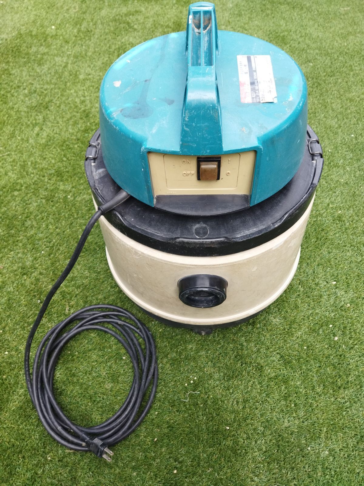 マキタ 乾湿両用 集じん機 437 - メルカリ