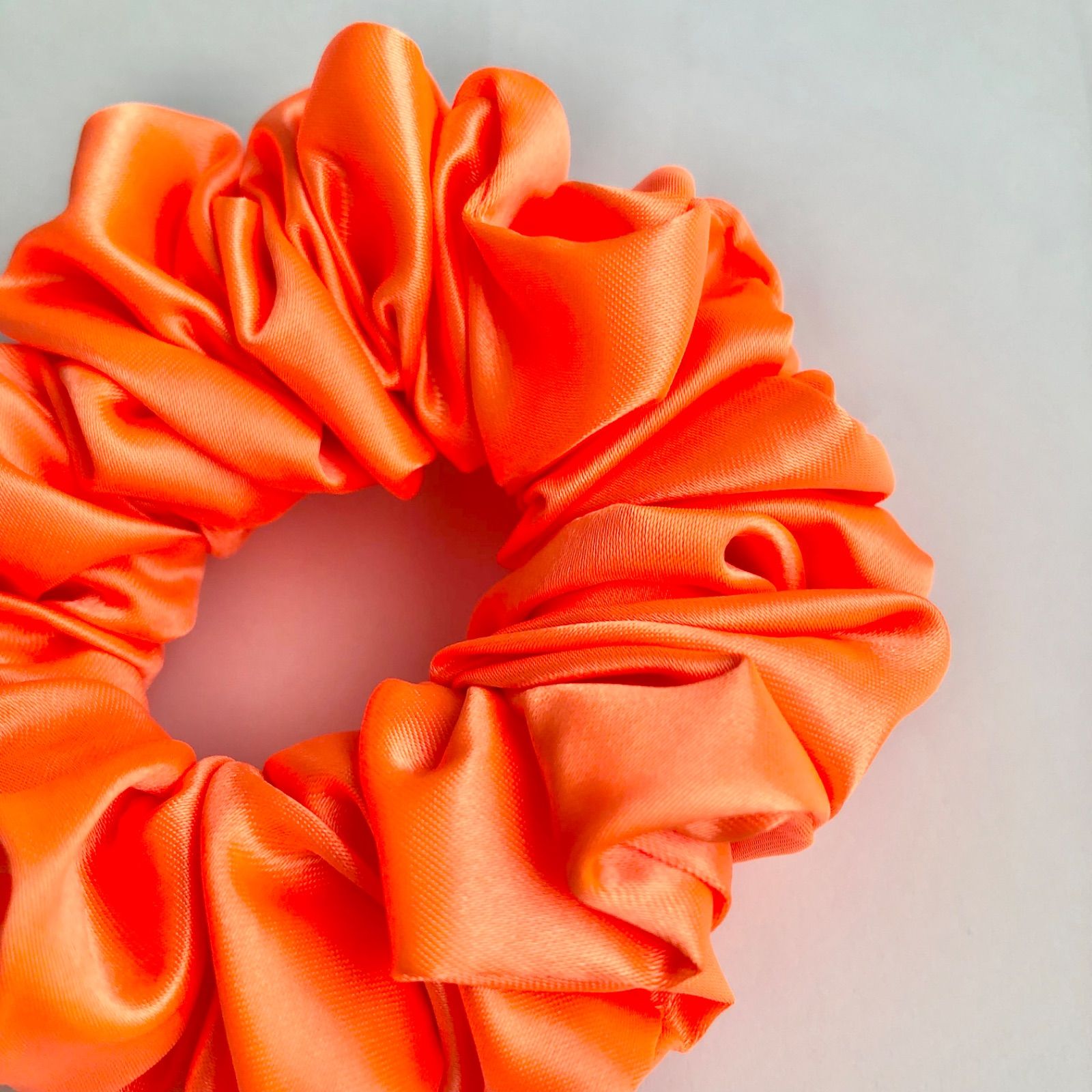 Mサイズ＊オレンジ】シュシュ ハンドメイド scrunchie サテン