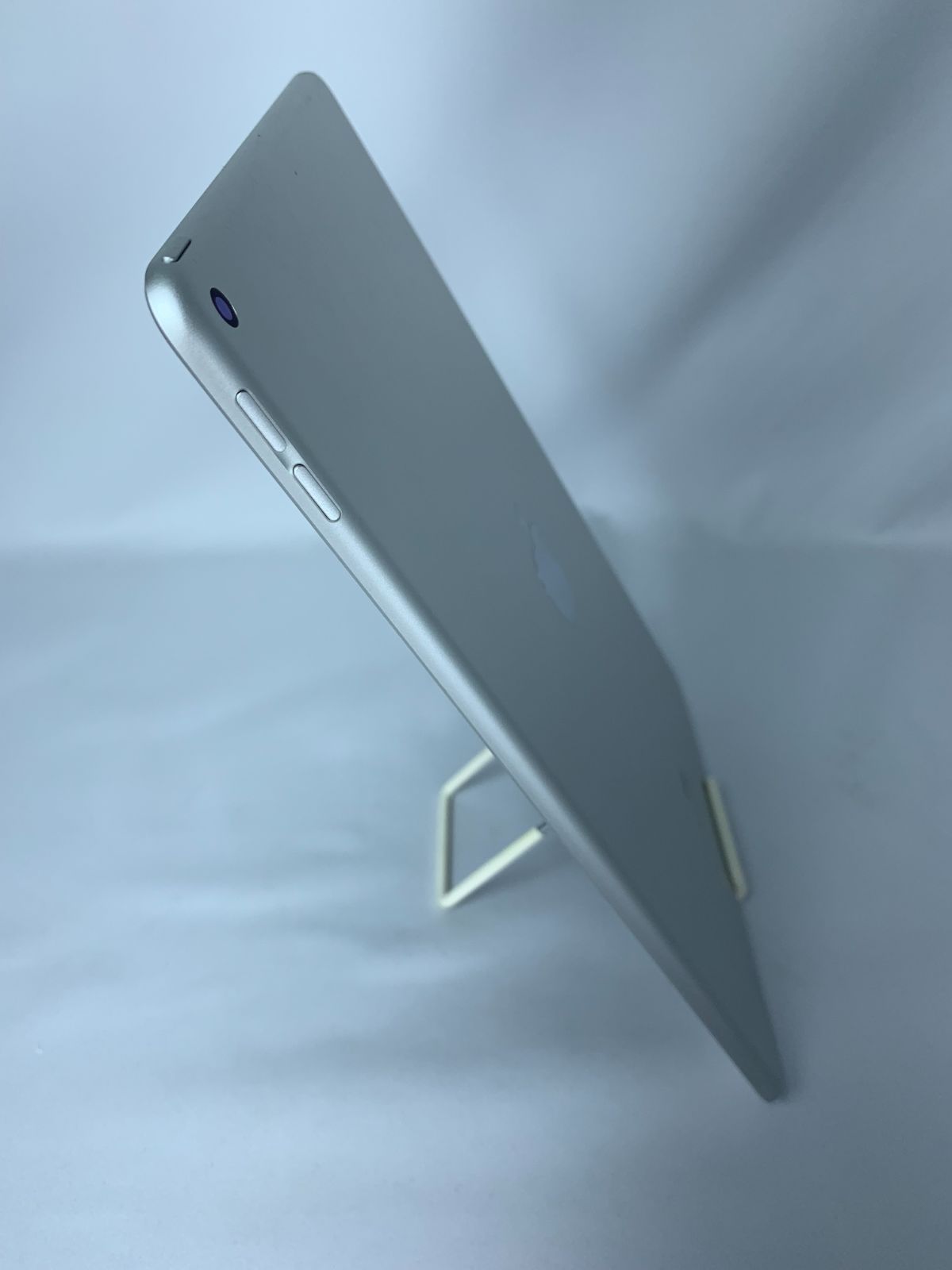 【中古・画面キズ有・背面キズ有】iPad Air 10.5インチ(2019) Wi-Fi 64GB シルバー