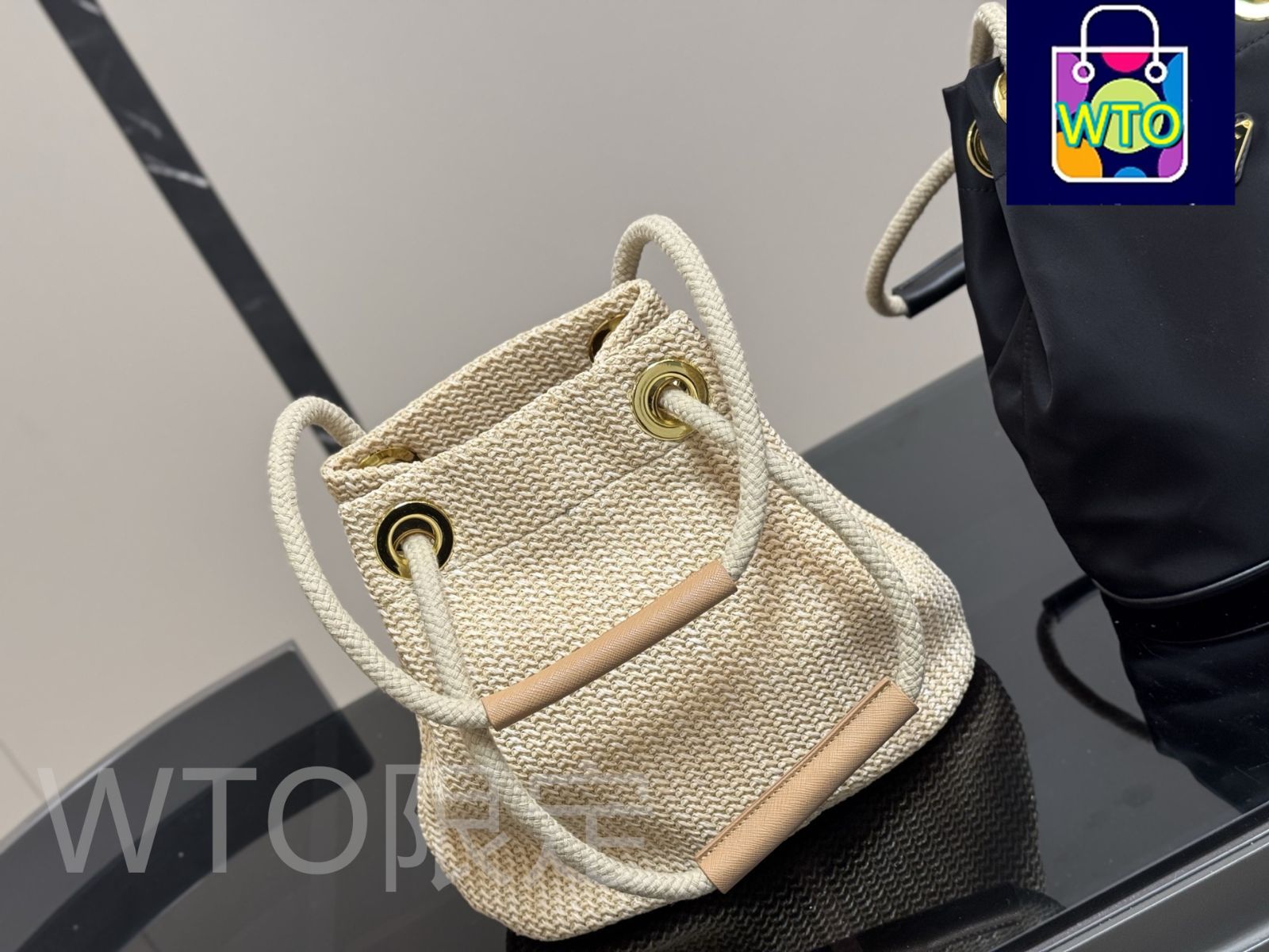 今日特価】PRADA 2025 春夏 ナイロン バケットバッグ 23×25cm
