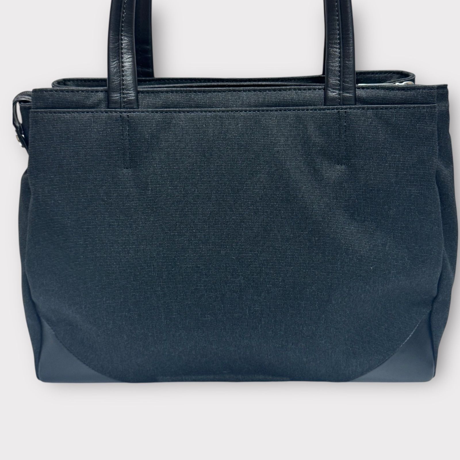 極美品✨IS/ IT トートバッグ　ビジネス　B4可能 A4可能　自立不可 極美品✨IS/ IT トートバッグ ビジネス B4可能 A4可能 自立不可