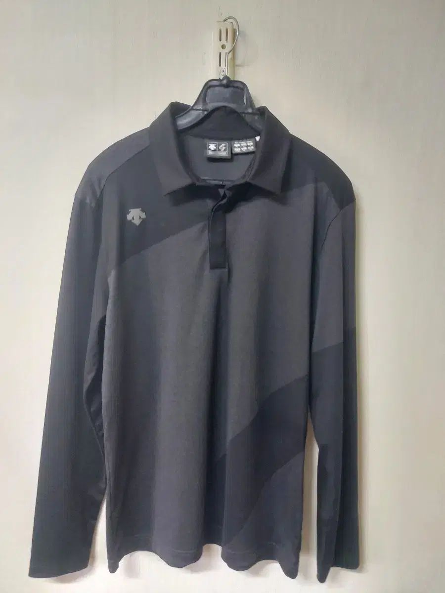 DESCENTE - ☆DESCENTE GOLF☆ デサント韓国 5部袖 DESCENTE GOLF COMPLEX TENJIN KUSUDAのコーディネート(49685529