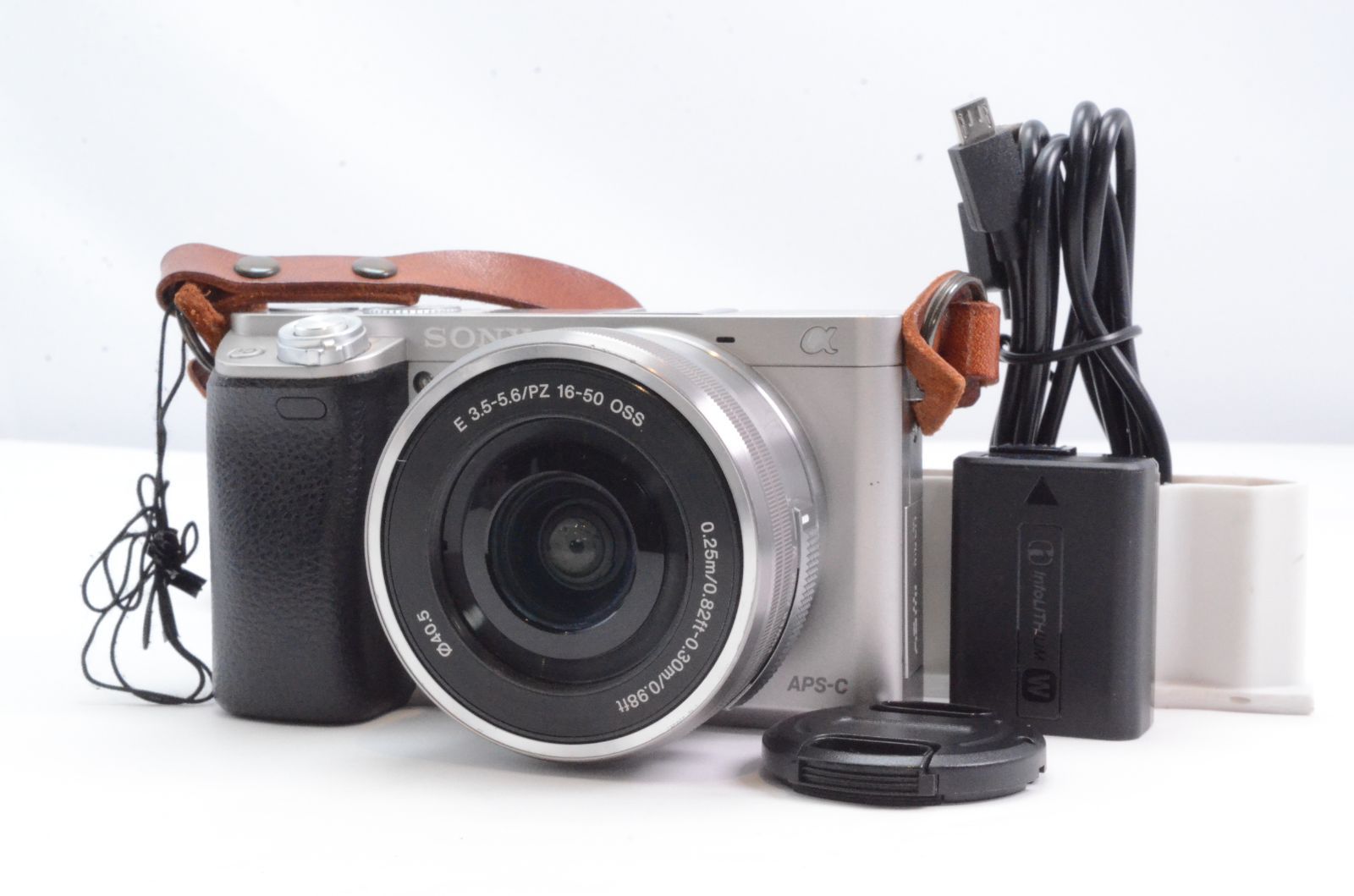 SONY ソニー α6000 シルバー レンズキット 新品SD32GB付き ソニー SONY α6000 パワーズームレンズキット ILCE-6000L S シルバー