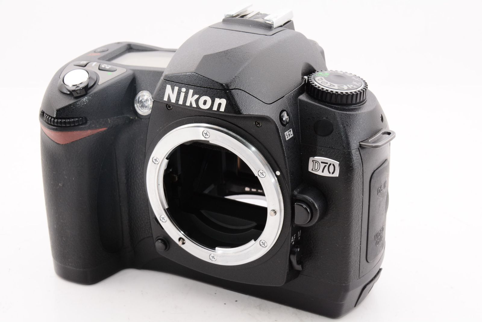 本格的な外観の一眼レフ Nikon 物々しい ニコン D7000 300mmダブル