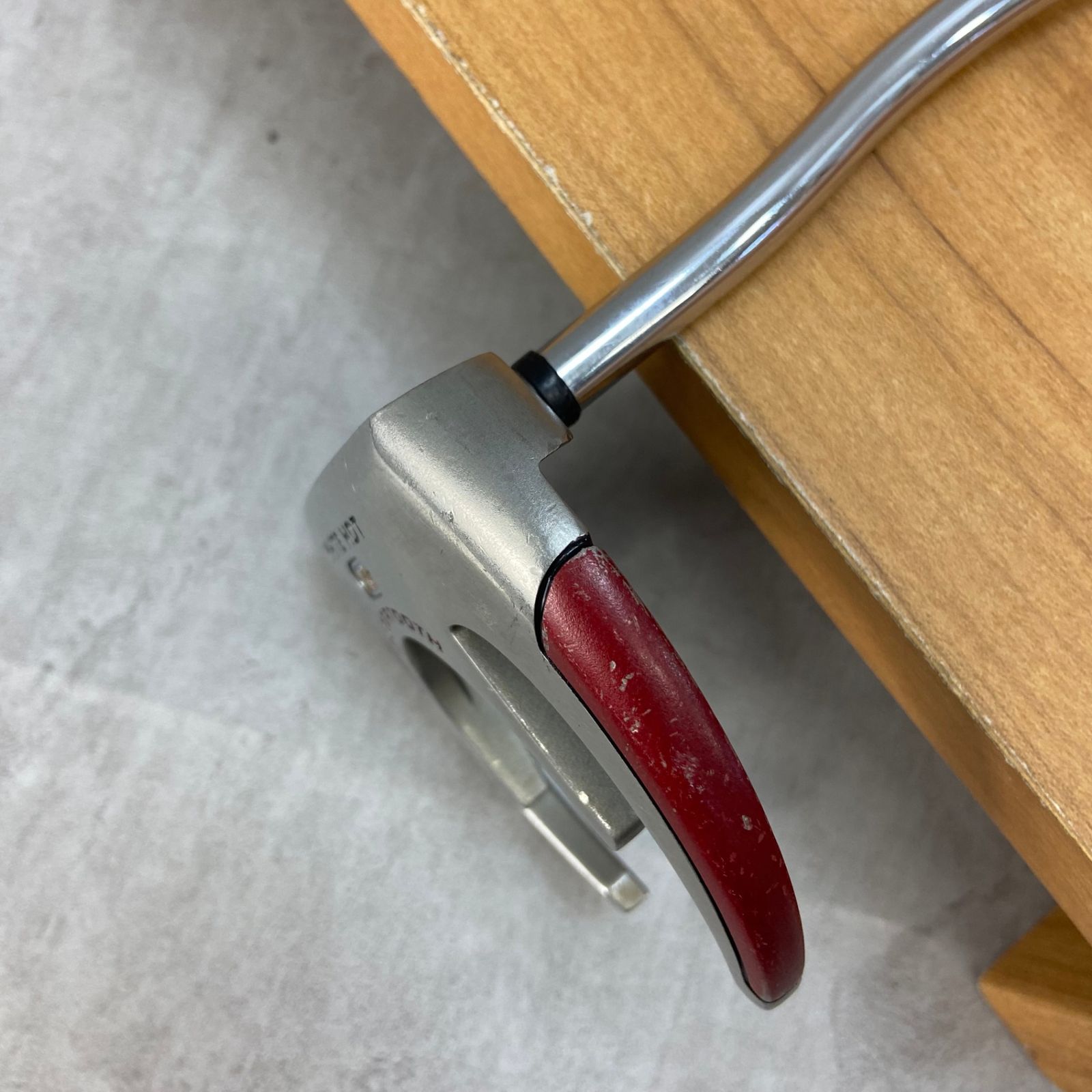 ODYSSEY　オデッセイ　WORKS　VERSA　SABERTOOTH ワークス　バーサ　セイバートゥース　メンズゴルフパター　スチール　右利き用 ODYSSEY オデッセイ OWORKS 5CS オーワークス メンズゴルフ