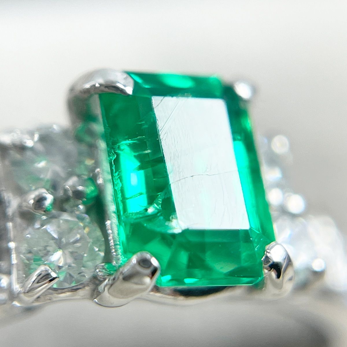 天然エメラルド天然ダイヤモンドpt900リング！