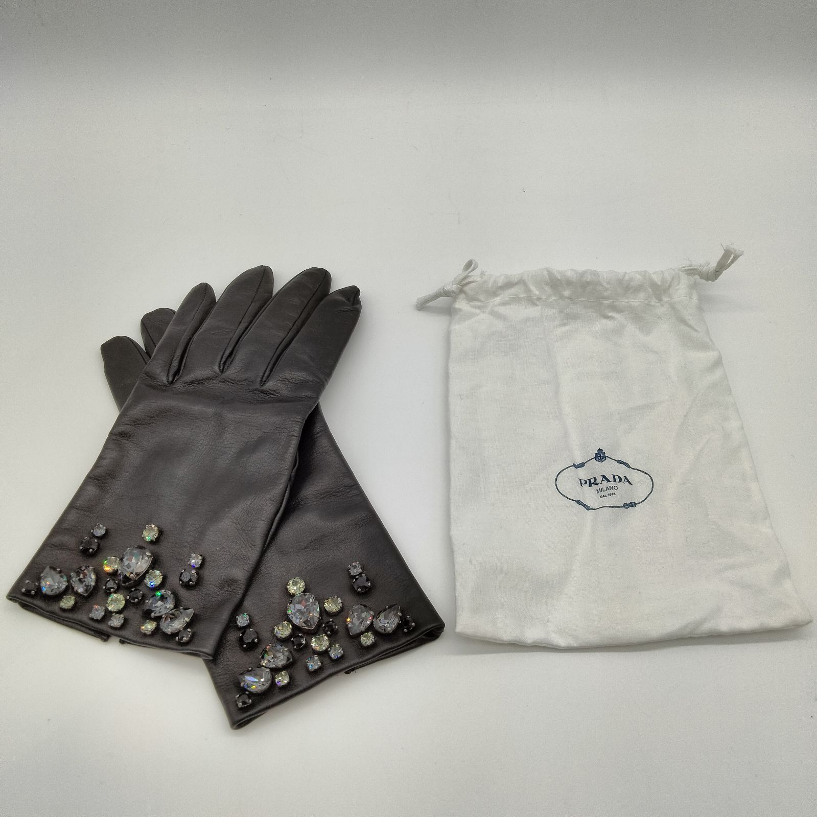 希少 美品 PRADA プラダ 手袋 本革 レザー グローブ ビジュー ✨美品✨プラダ レザーグローブ ビジュー ストーン 手袋 - メルカリ