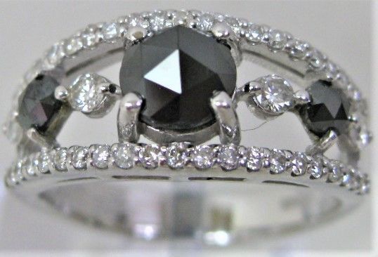 K18WG18金ホワイトゴールド ブラックダイヤ0.75ct ダイヤ1.02ct