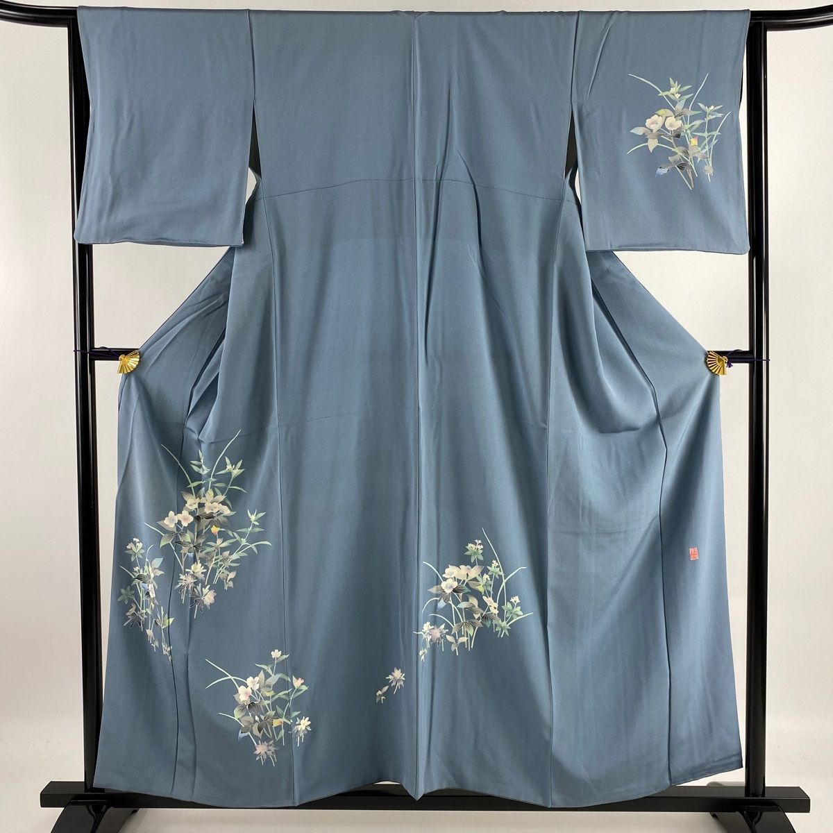 今なら即納 付下げ 名品 落款あり 草花 青灰色 袷 身丈158cm 裄丈63.5