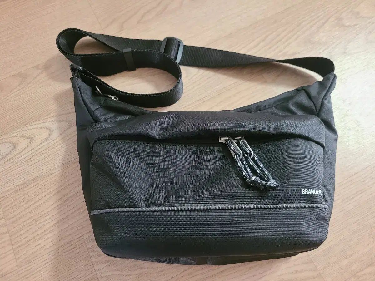 BRANDEN 黒 ユニセックス クロスバッグ