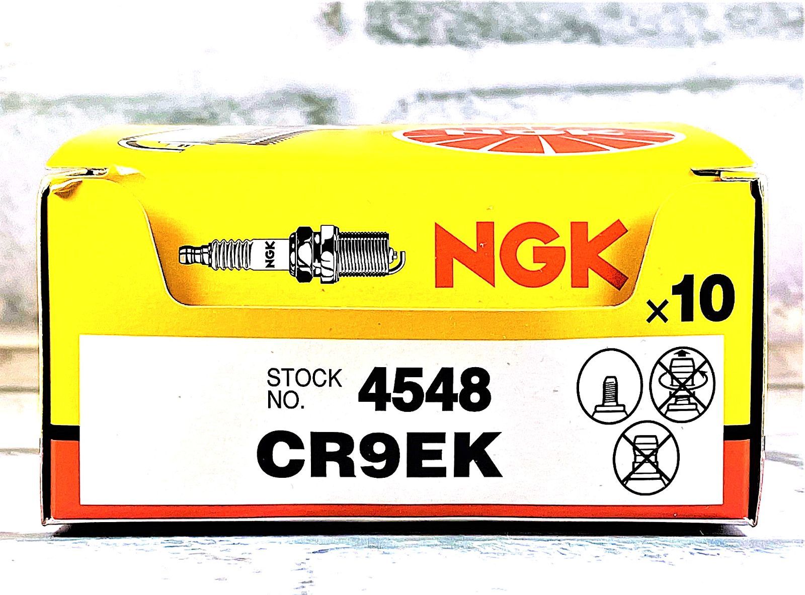 NGK CR9EK 4548 10個セット 送料込 トライアンフ ストリートトリプル 適合