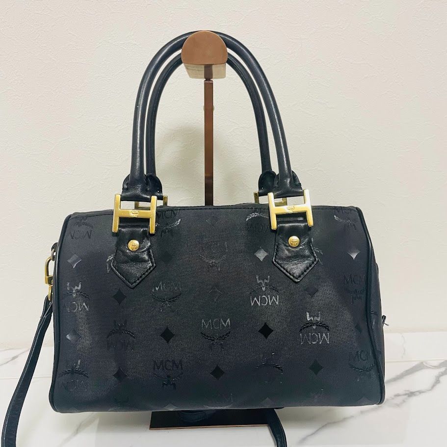 Small Ella ボストンバッグ - ヴィセトス ブラック | MCM ®JP